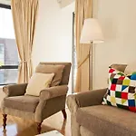 Luxury Apartment In D1