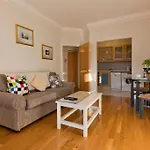 Luxury Apartment In D1