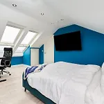 Modern Clonsilla Townhouse Sleeps 6