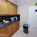 Very Central 1Bed New Refurbish