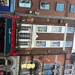 Le Cirk Hotel