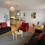Metrostays - Stephen\'S Green 7-2