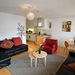 Metrostays - Stephen\'S Green 7-2