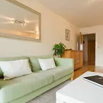 Spacious Dual-Aspect 2 Bedroom Apartment
