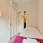 4 Small Bedsit 10 Minutes Walk To Dublin City Groy61