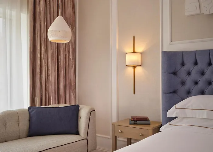 The College Green Dublin Hotel, Autograph Collection
