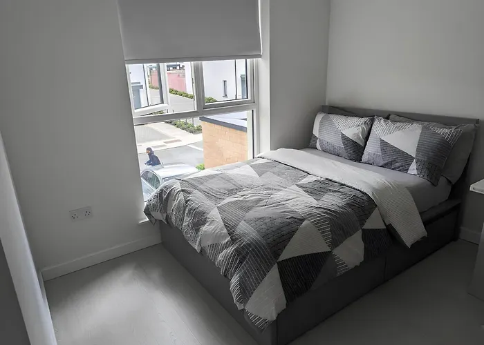 New House, Private Rooms In A Peaceful Neighborhood