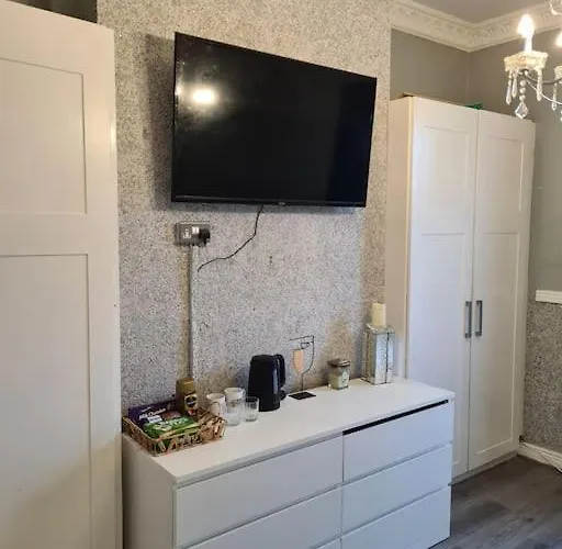 Entire Top Floor Based In Dublin City Centre