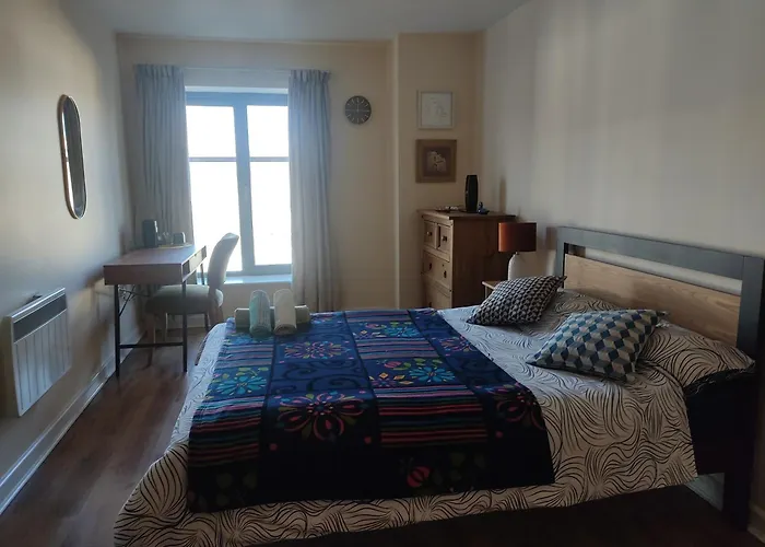 Swallows Nest - Spacious Bright Double Bedroom With Ensuite Bathroom