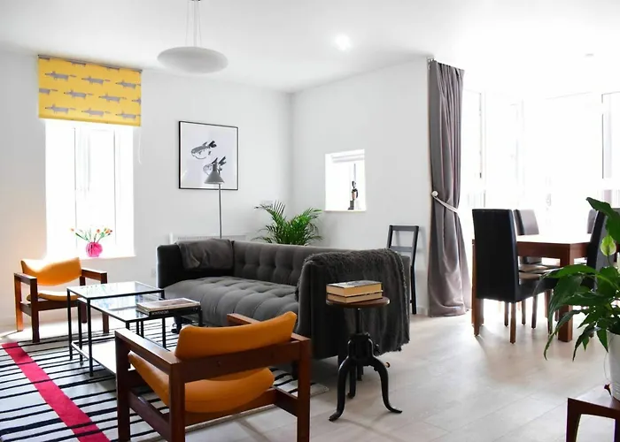 2 Bedroom Flat In Central Dublin Sleeps 4