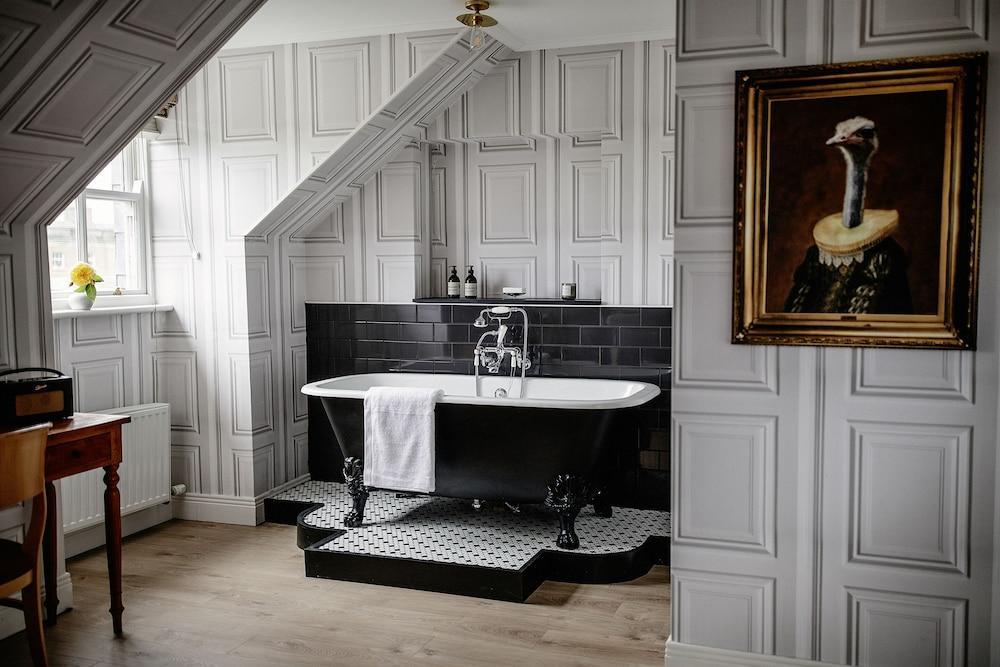 Pembroke Townhouse Guest house 4*