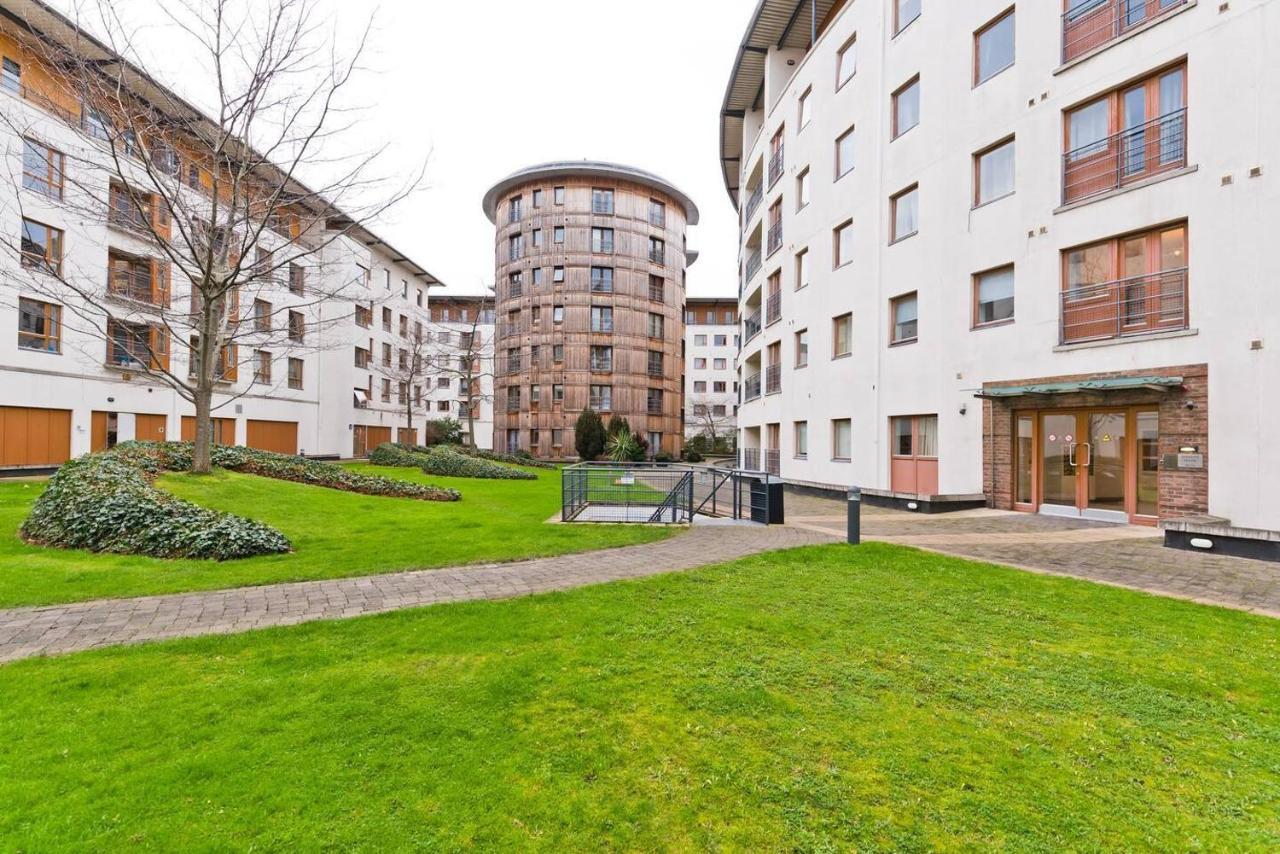Immaculate 1-bed In 1 *