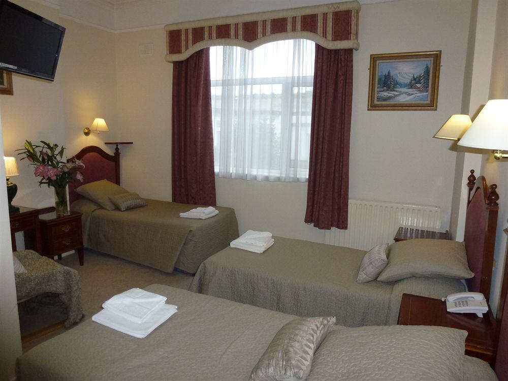 Egans House 3*
