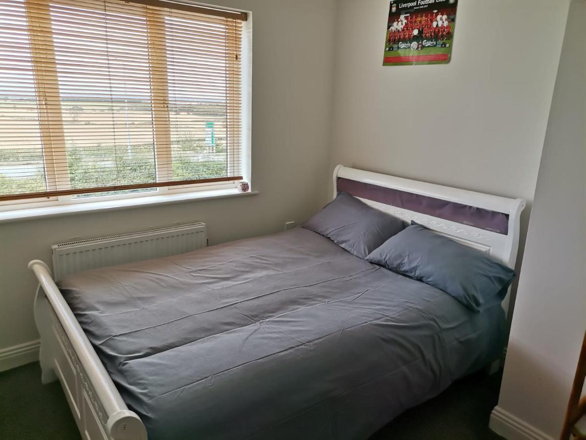 Bright And Cozy Room With Double Bed, Private Bathroom Not Ensuite, Breakfast To Go *