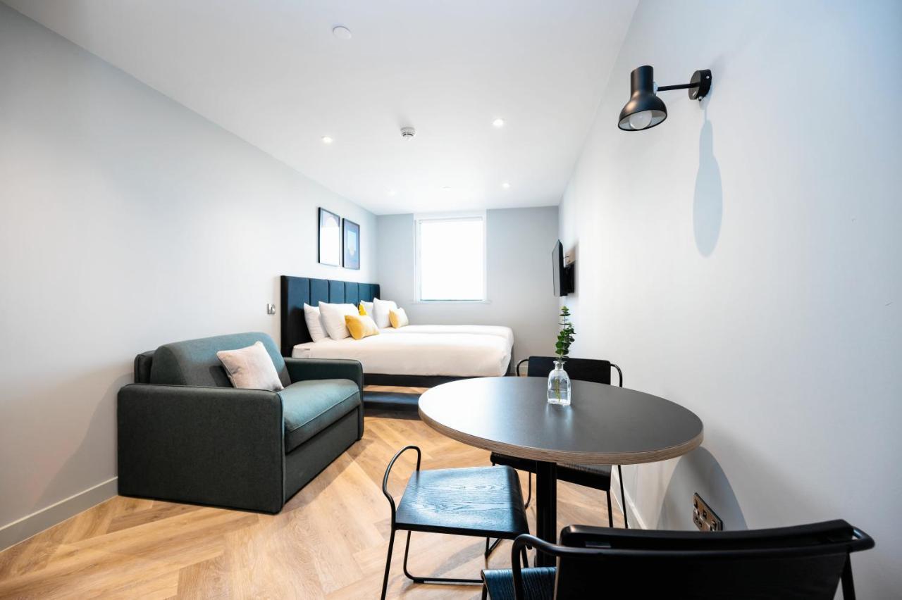Staycity Tivoli Aparthotel