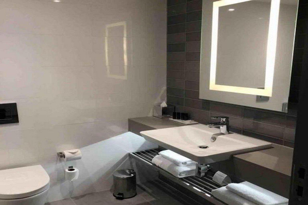 Hotel Clayton Charlemont 4*