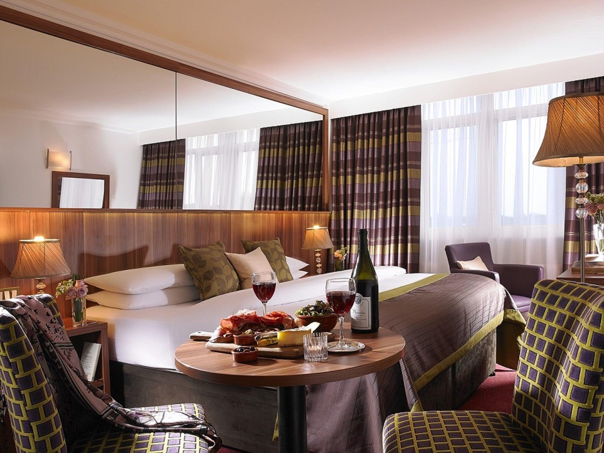 Hotel Skylon