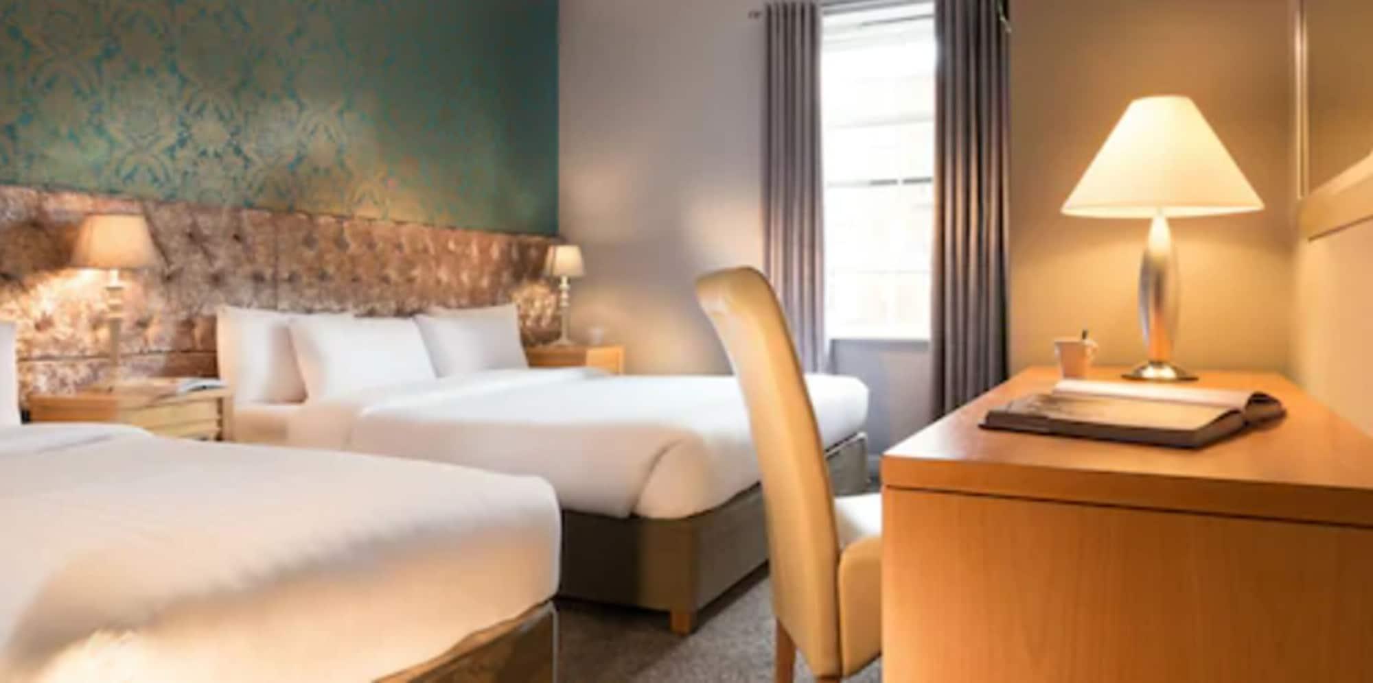 Camden Deluxe Hotel 2*