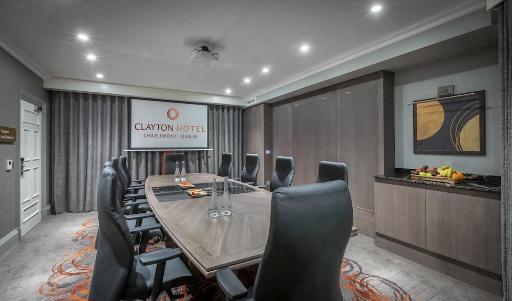 Hotel Clayton Charlemont 4*