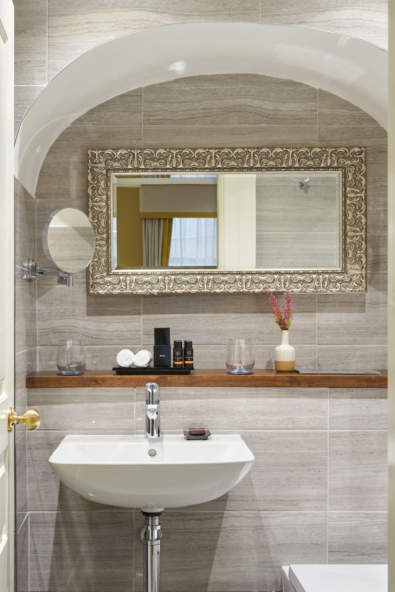 Trinity Townhouse 3*