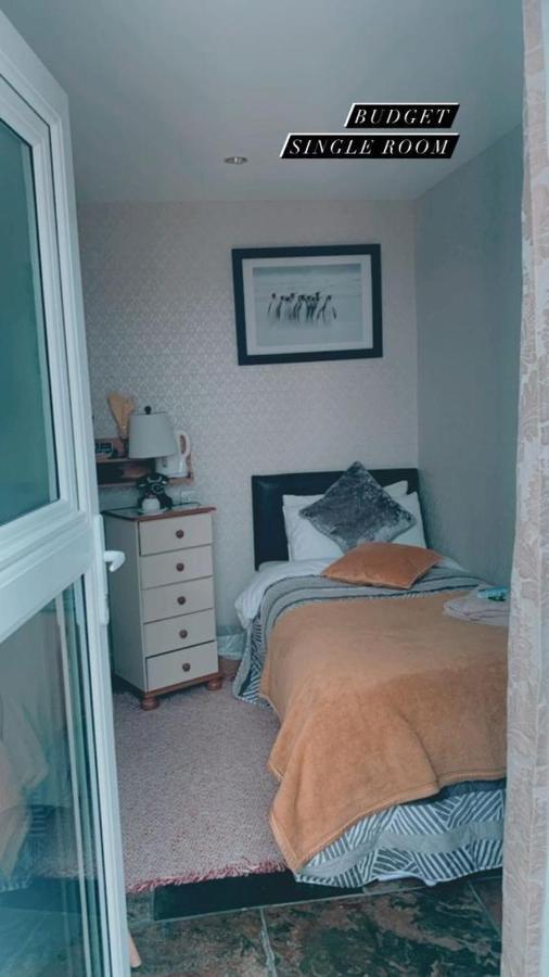 Donnybrook Hall 3*