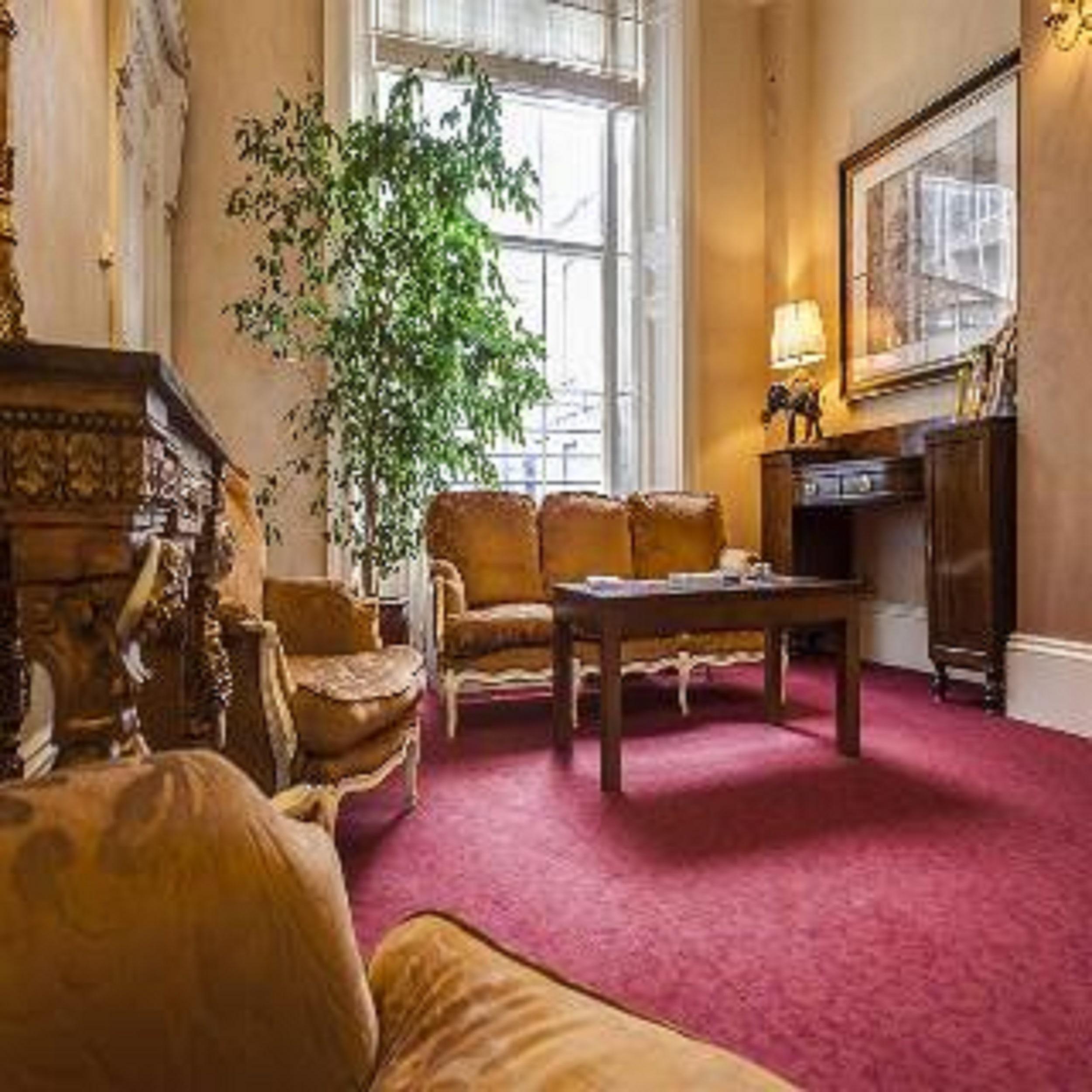 Albany House Hotel 3*