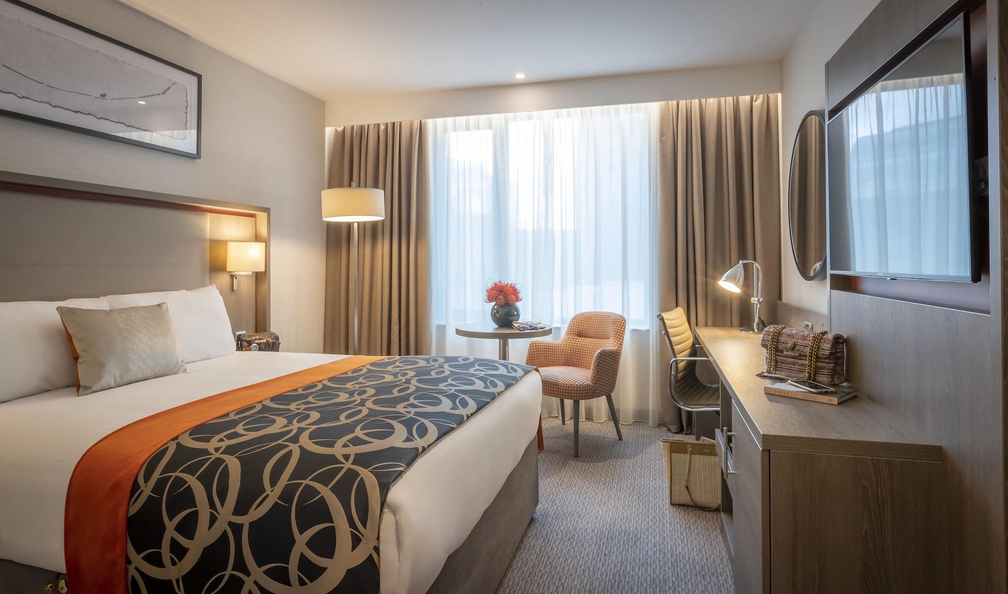 Clayton Charlemont Hotel