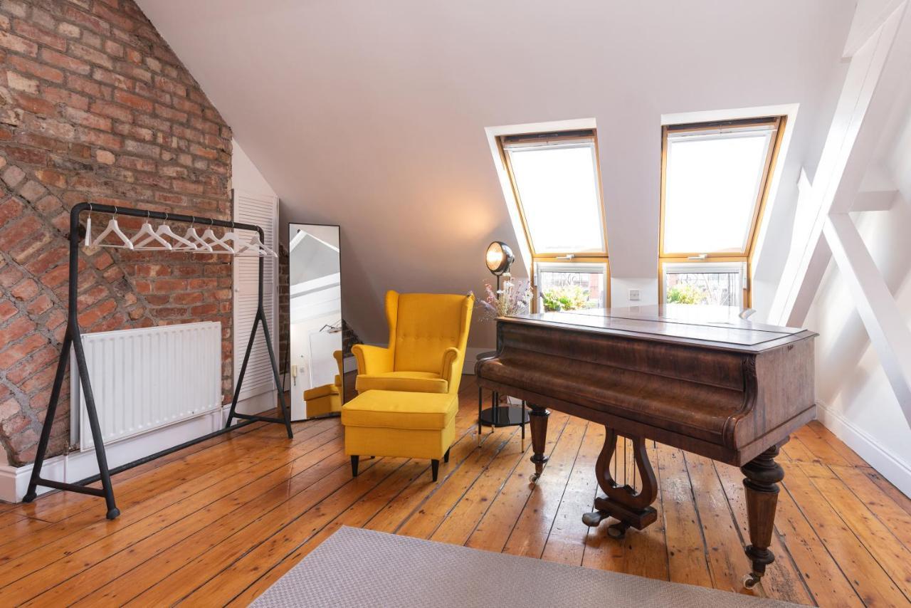 George Street - Irish Group Apartment *