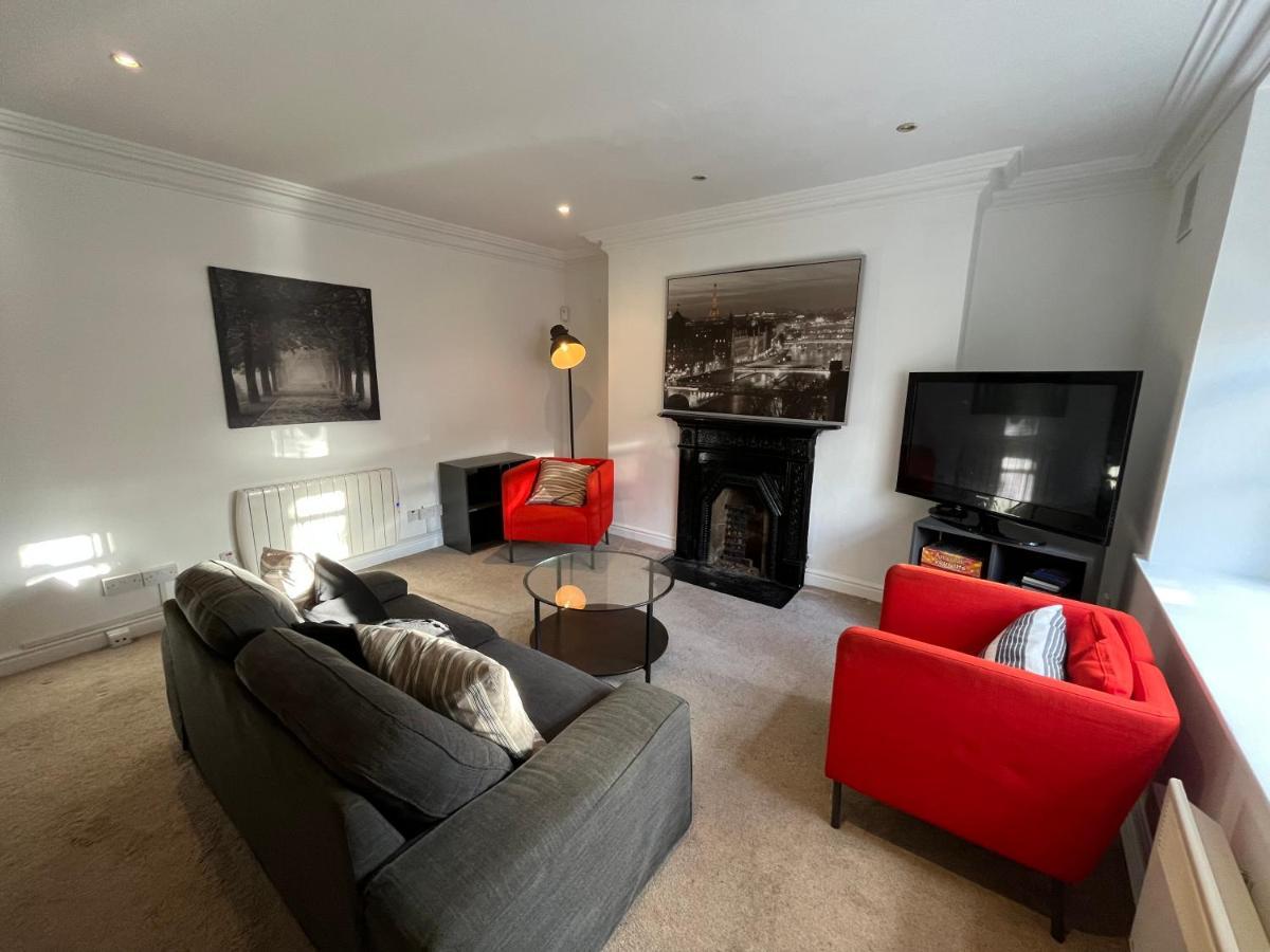 Leeson St Apartment *