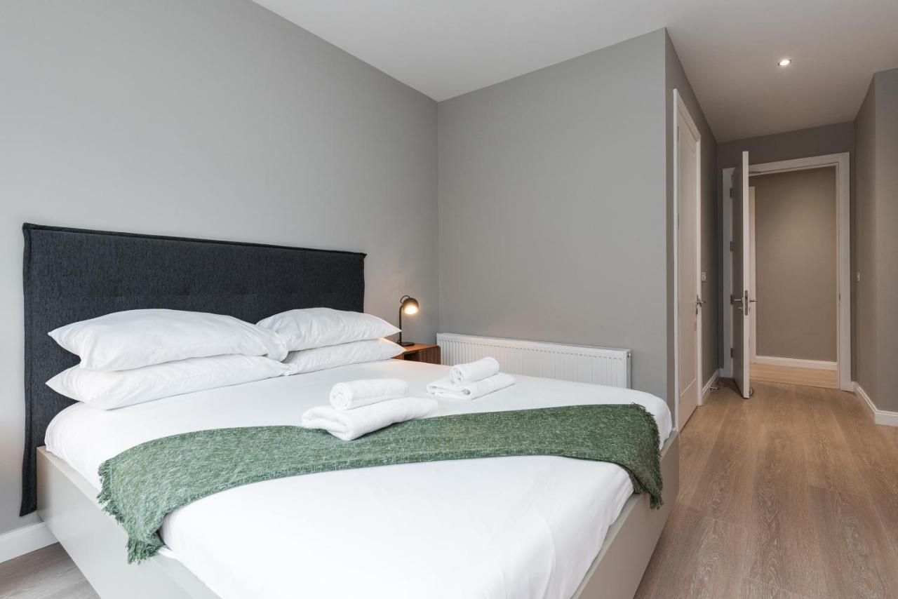 Woodward Square Apartment *