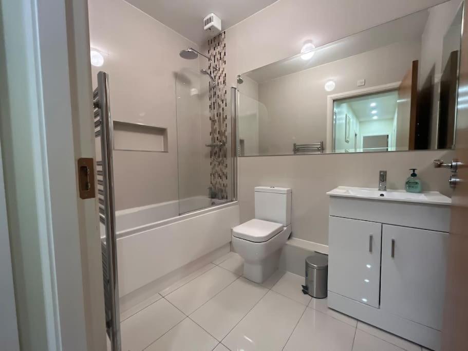 Beach Gem 5 Adult Spaces Plus Child
