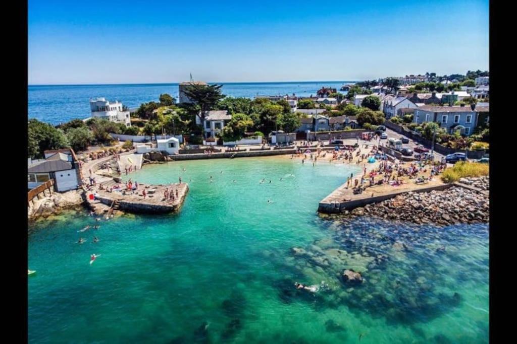 Beach Gem 5 Adult Spaces Plus Child Apartment *