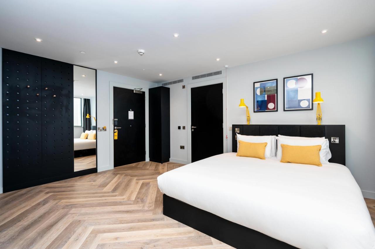 Aparthotel Staycity Tivoli 4*