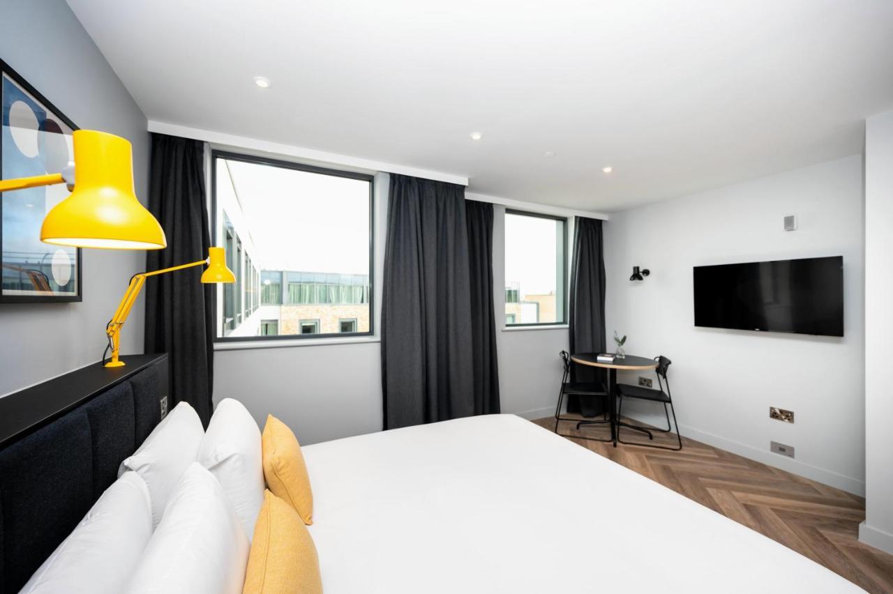 Aparthotel Staycity Tivoli 4*