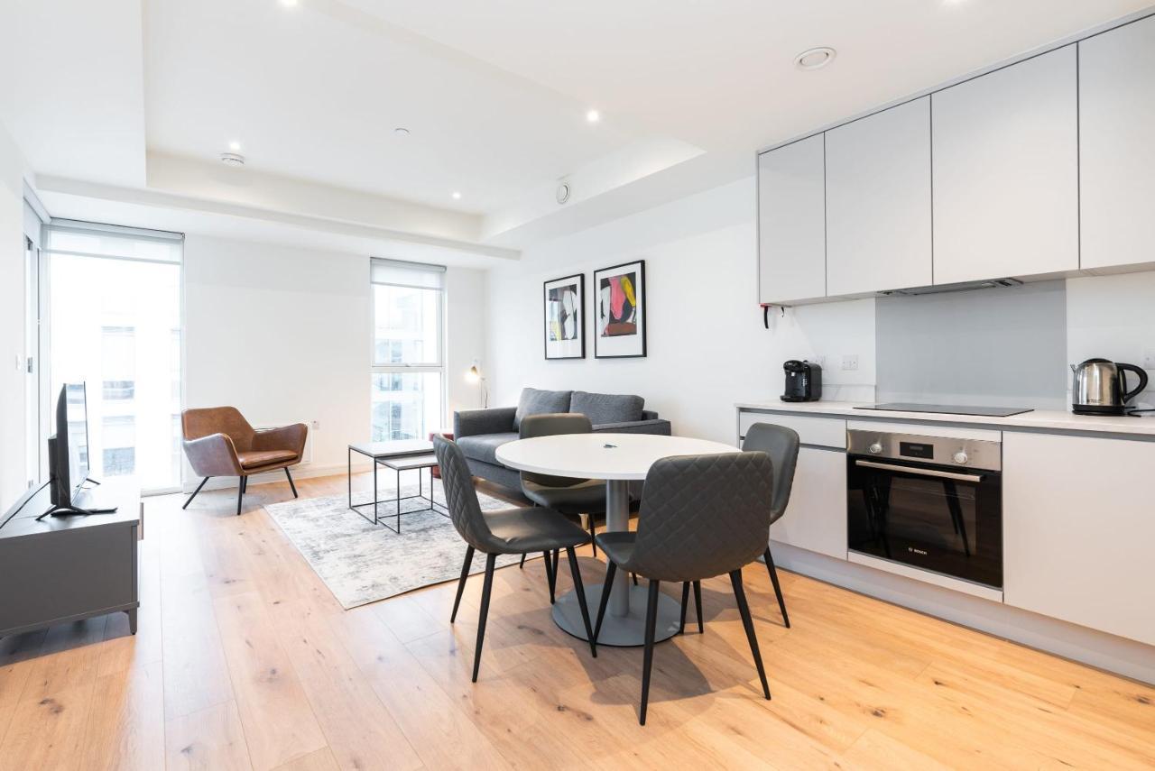 The Hunt One Apartment *