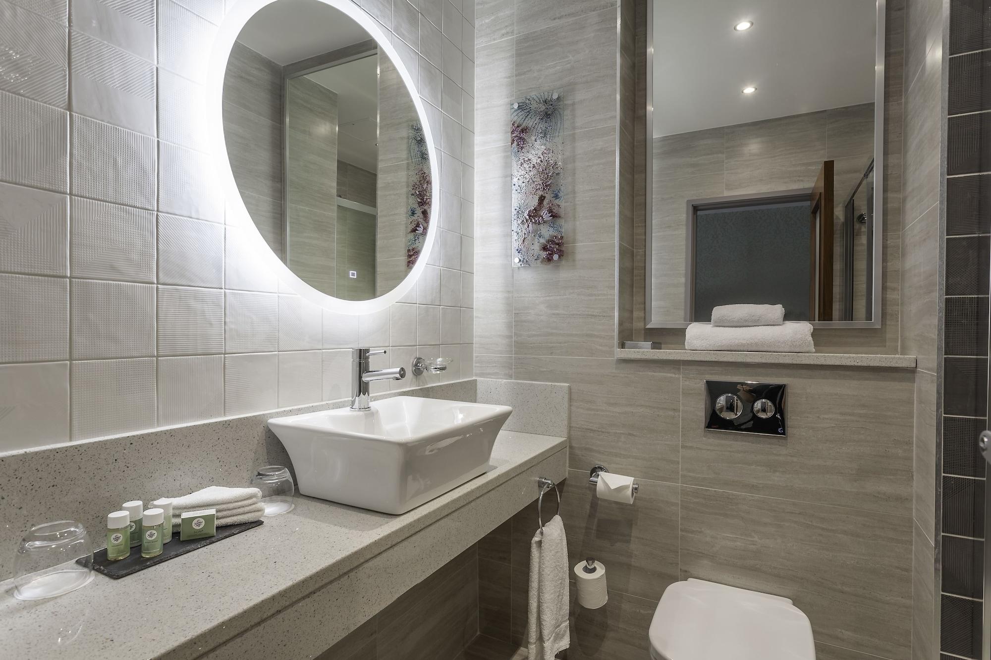 Clontarf Castle Hotel 4*