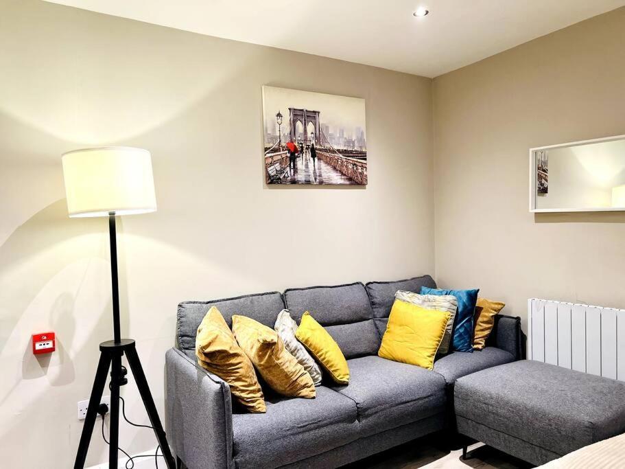 Lovely Flat At Center *