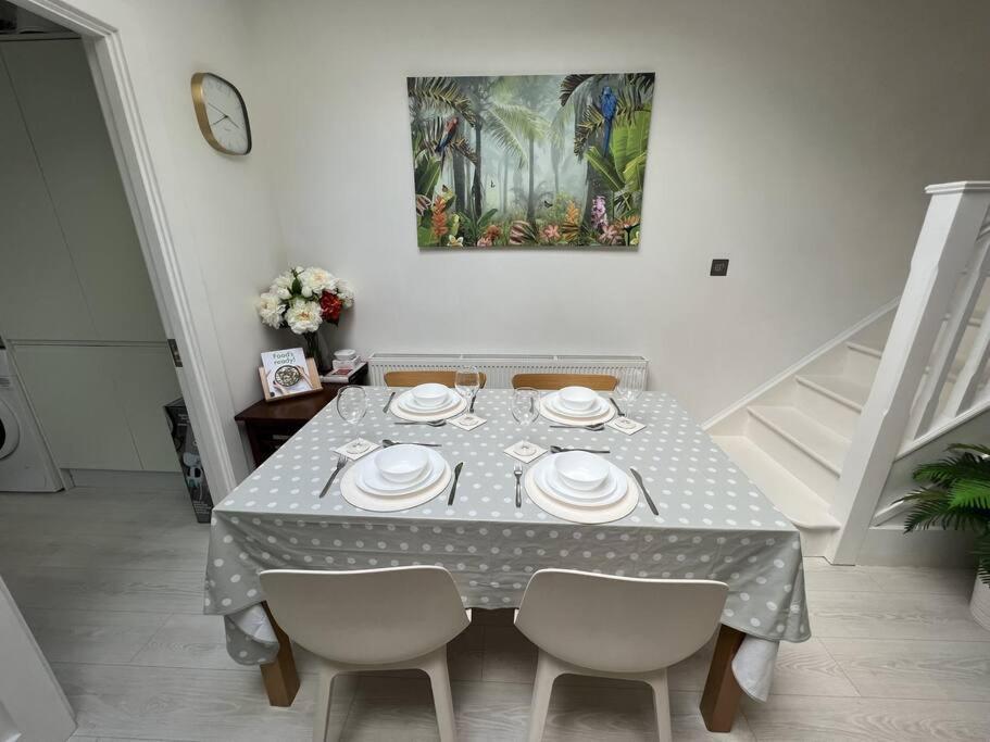 The Trinity College Townhouse Apartment Dublin