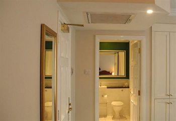 Arthaus Hotel