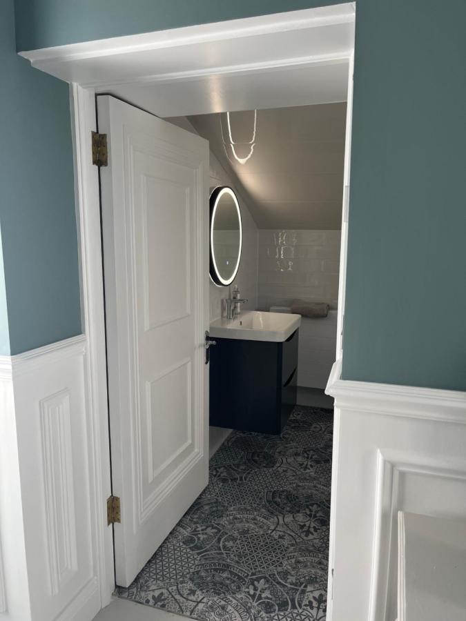 Kenilworth Square North Homestay *