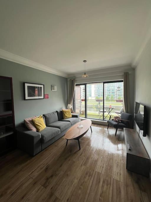 Stylish Flat With River View *