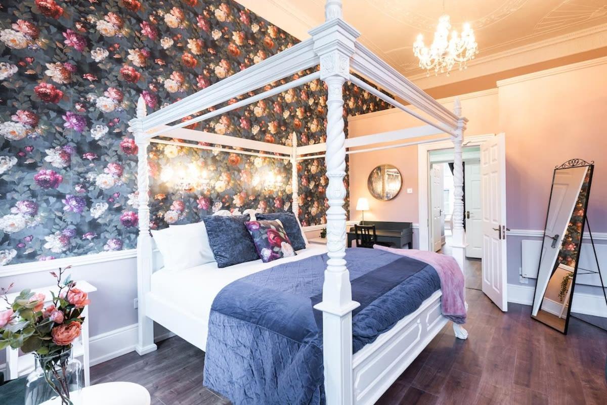 4 Poster Luxury Georgian