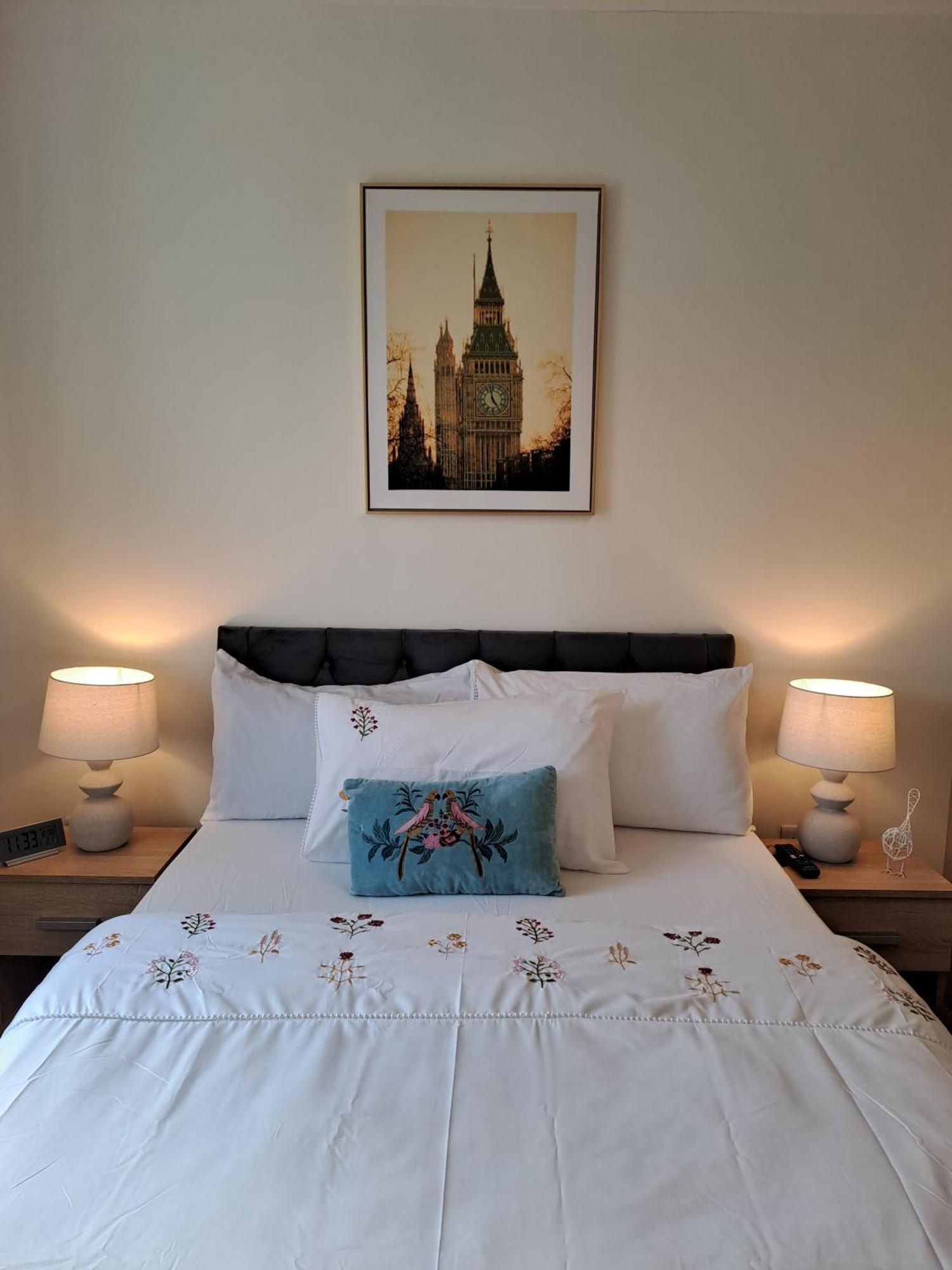 Cozy Bedroom In Lucan, Homestay