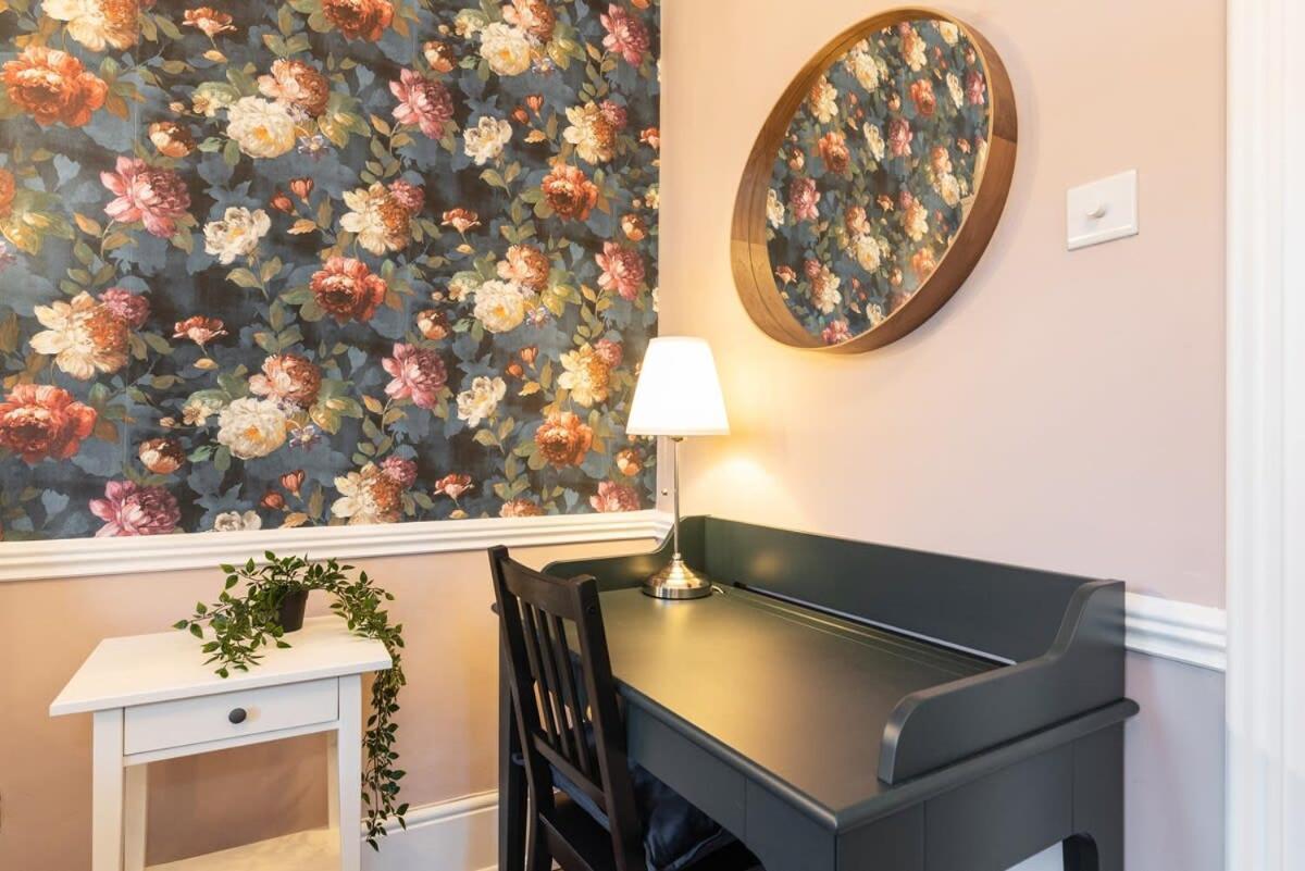 4 Poster Luxury Georgian Apartment