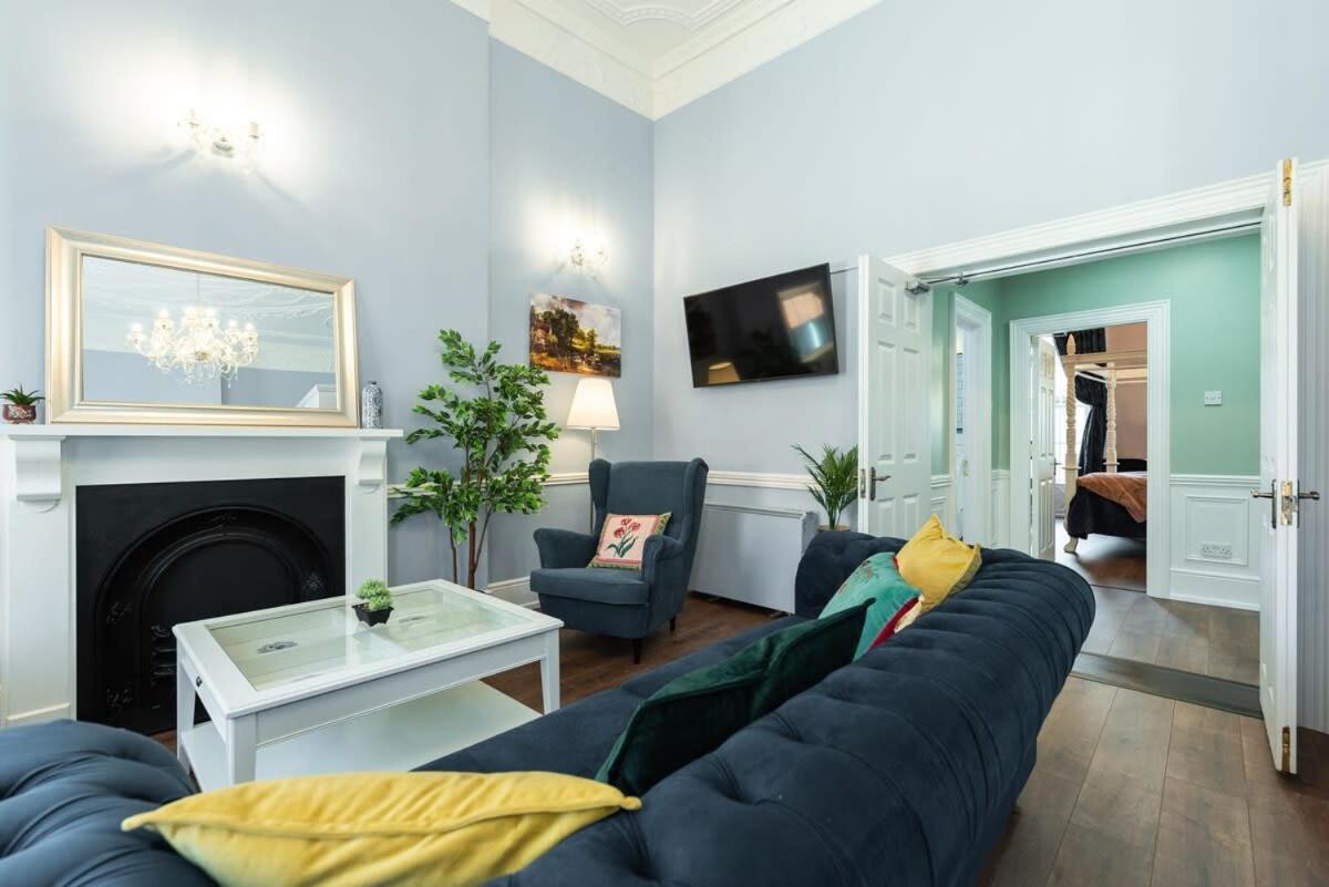 4 Poster Luxury Georgian *