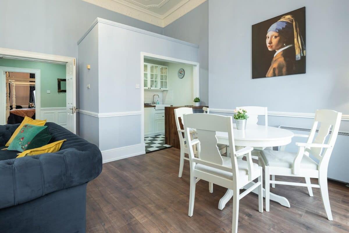 4 Poster Luxury Georgian Apartment