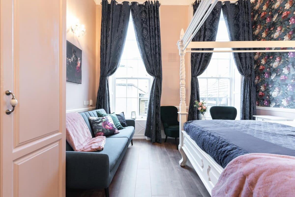 Apartment 4 Poster Luxury Georgian *