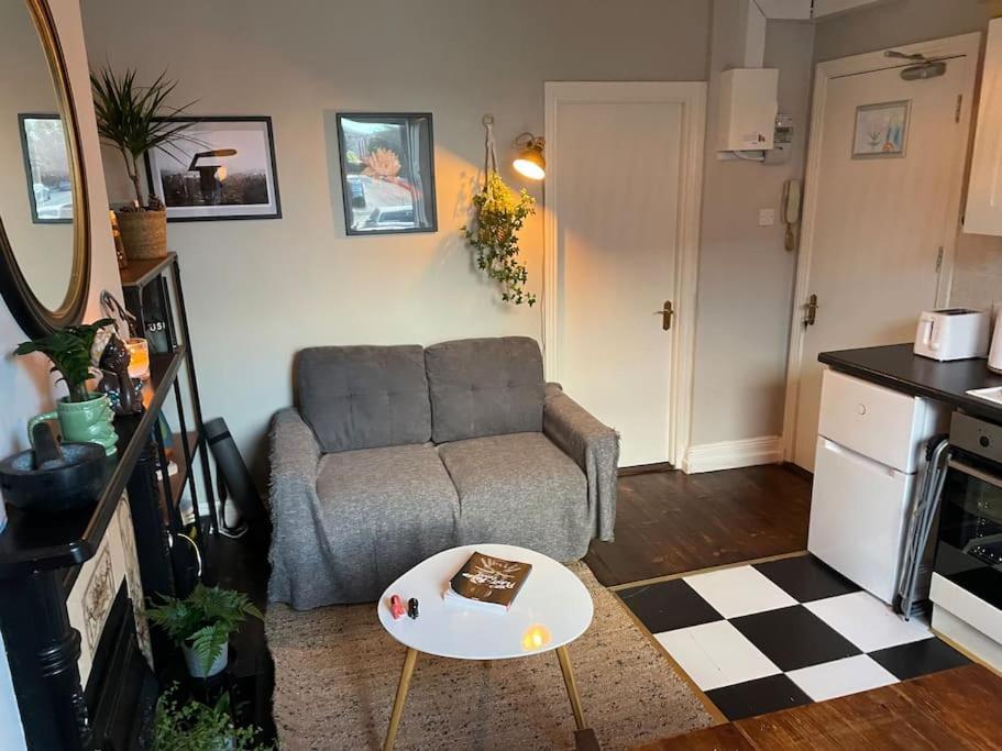 Cozy Studio Rialto Apartment *