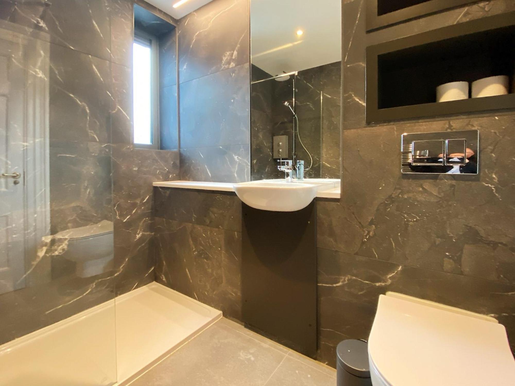 Luxuriously Large Period D2 Property Of Character