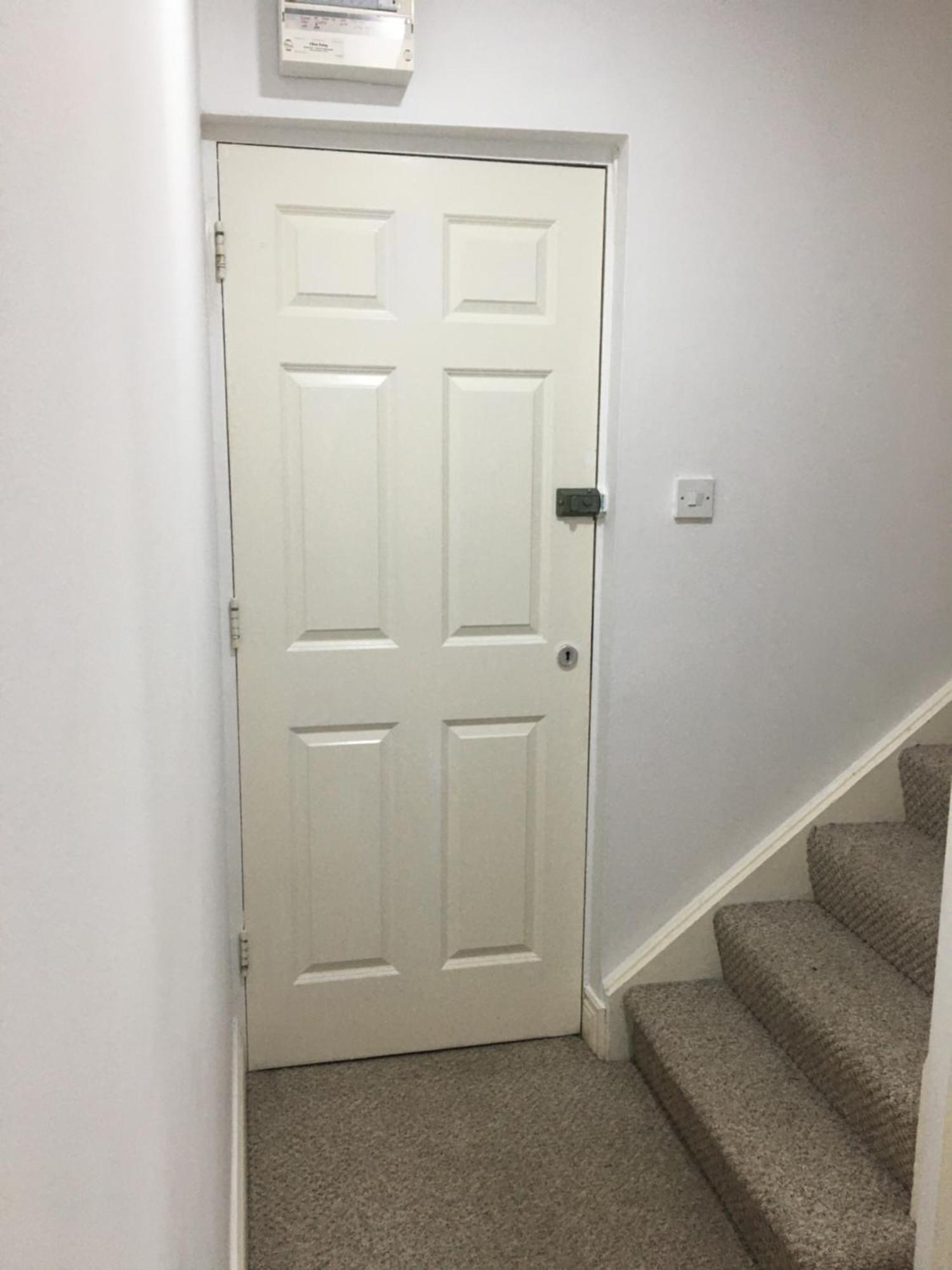 Spacious 3 Bedroom With Parking *